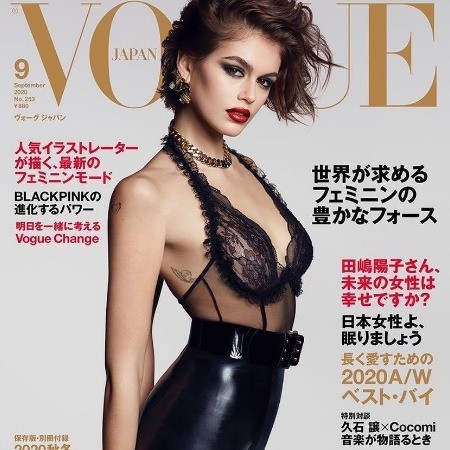 Кайя Гербер снялась обнаженной для обложки Vogue и рассказала о психическом здоровье