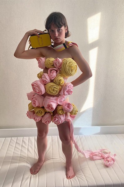 Модный дайджест: от московской художницы в проекте Marc Jacobs до украшений в честь Гарри Поттера и салями
