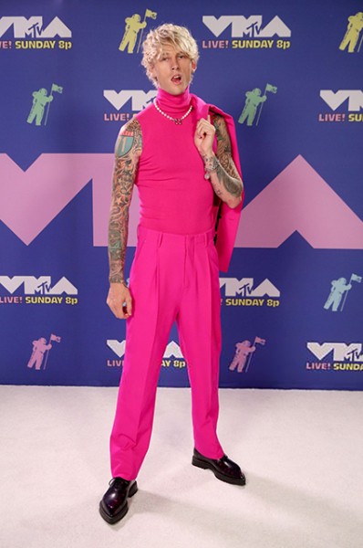 Белла Хадид, Майли Сайрус, Леди Гага и другие на красной дорожке премии MTV Video Music Awards Белла Хадид, Майли Сайрус, Леди Гага и другие на красной дорожке премии MTV Video Music Awards