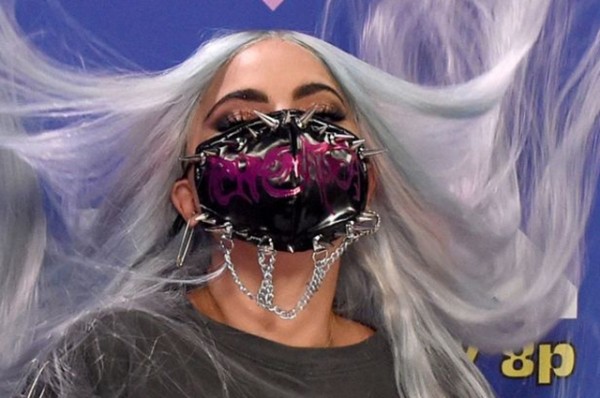 Космос, БДСМ, кутюр: разбираем 9 образов Леди Гаги на премии MTV VMA Космос, БДСМ, кутюр: разбираем 9 образов Леди Гаги на премии MTV VMA