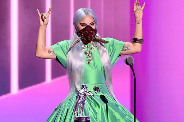 Космос, БДСМ, кутюр: разбираем 9 образов Леди Гаги на премии MTV VMA Космос, БДСМ, кутюр: разбираем 9 образов Леди Гаги на премии MTV VMA